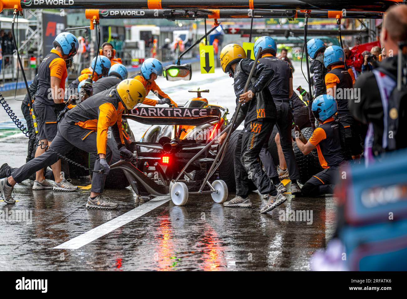 Spa, Belgien. 28. Juli 2023. SPA, BELGIEN - JULI 28: Lando Norris von McLaren und England während der Qualifikation vor dem Grand Prix von Belgien F1 auf dem Circuit de Spa-Francorchamps am 28. Juli 2023 in Spa, Belgien. (Foto: Michael Potts/BSR Agency) Guthaben: BSR Agency/Alamy Live News Stockfoto