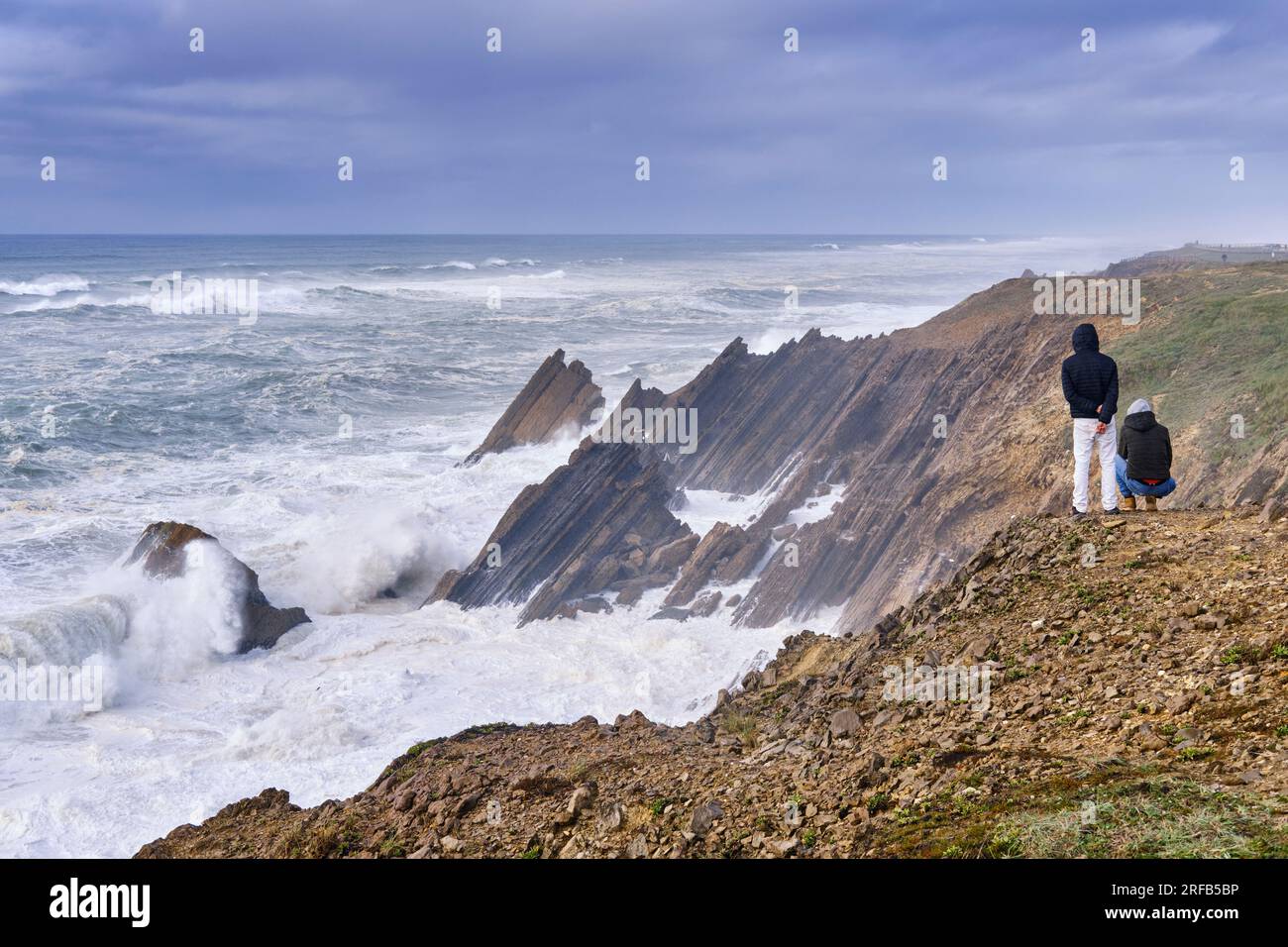 Die felsige Küste von Sao Pedro de Moel. Marinha Grande, Leiria. Portugal Stockfoto
