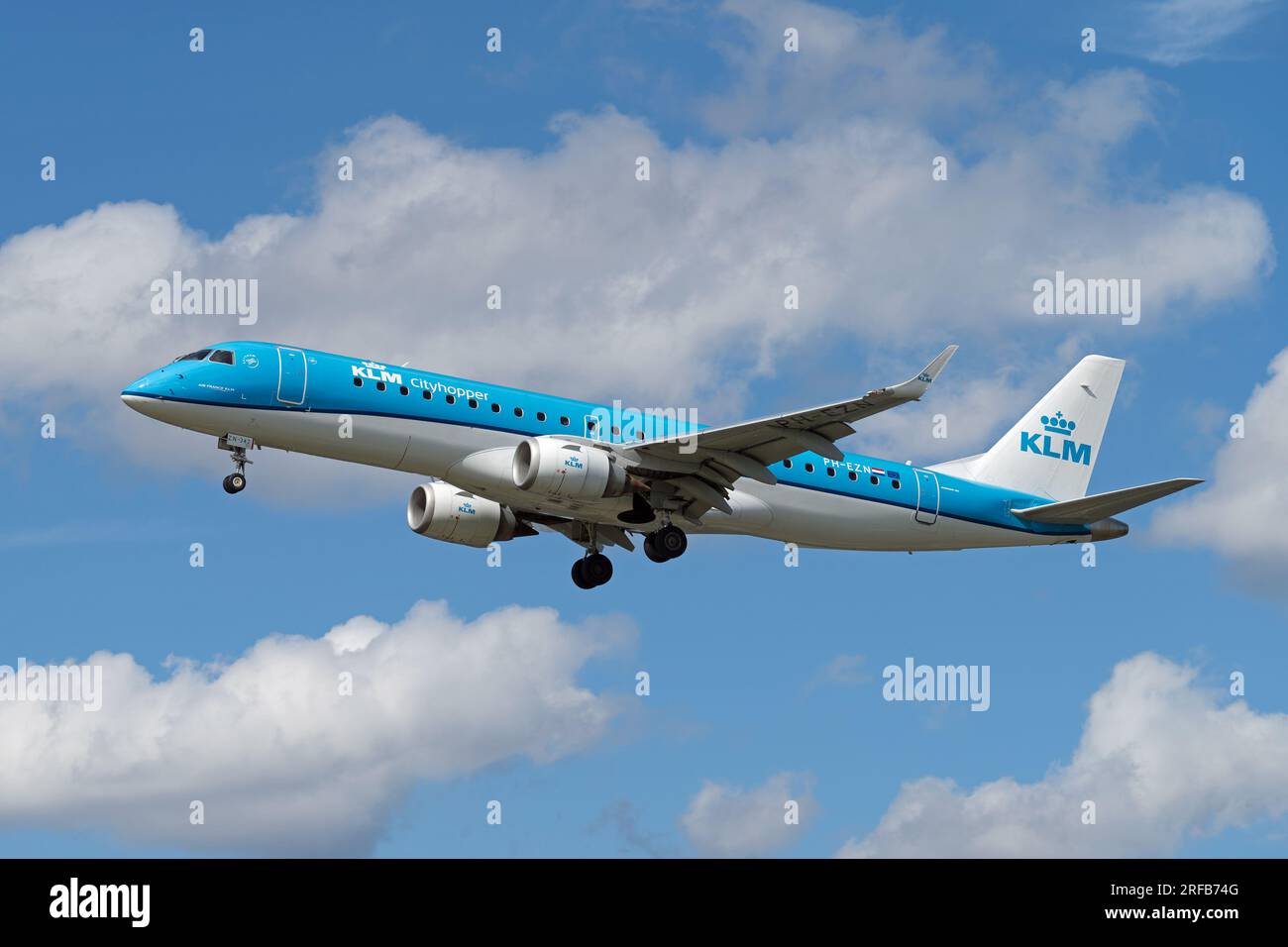 KLM Air France City Hopper landet am Londoner Flughafen Heathrow. London - 1. August 2023 Stockfoto