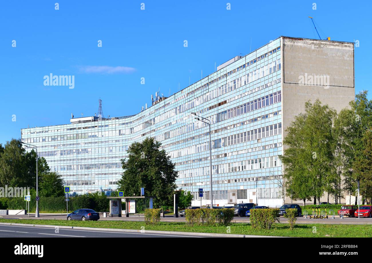 Moskau, Russland - Juli 30. 2023. Bürogebäude im südlichen Industriegebiet in Zelenograd Stockfoto