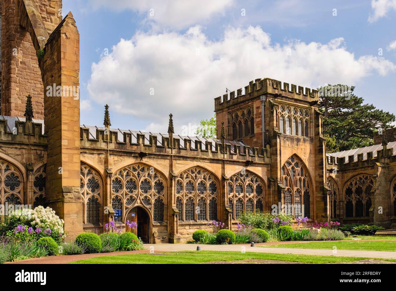 Die Klöster und Gärten der Kathedrale in Hereford, Herefordshire, England, Großbritannien, Großbritannien Stockfoto