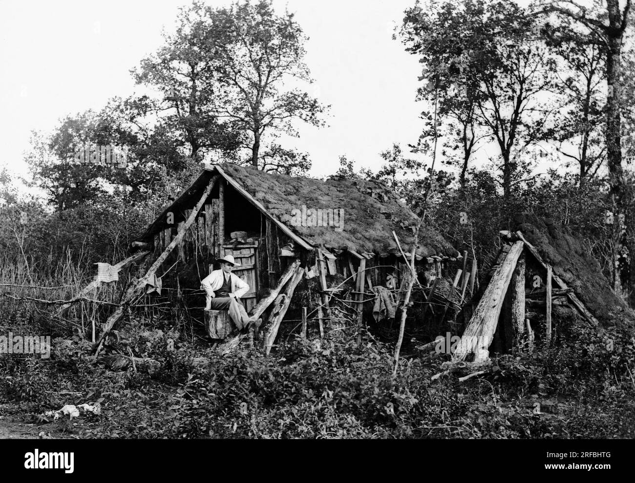 Cabane de bucheron Itinerant, Pres de Bourmont en Haute-Marne (Haute Marne), Vers 1880. Kollektion Ducos Stockfoto
