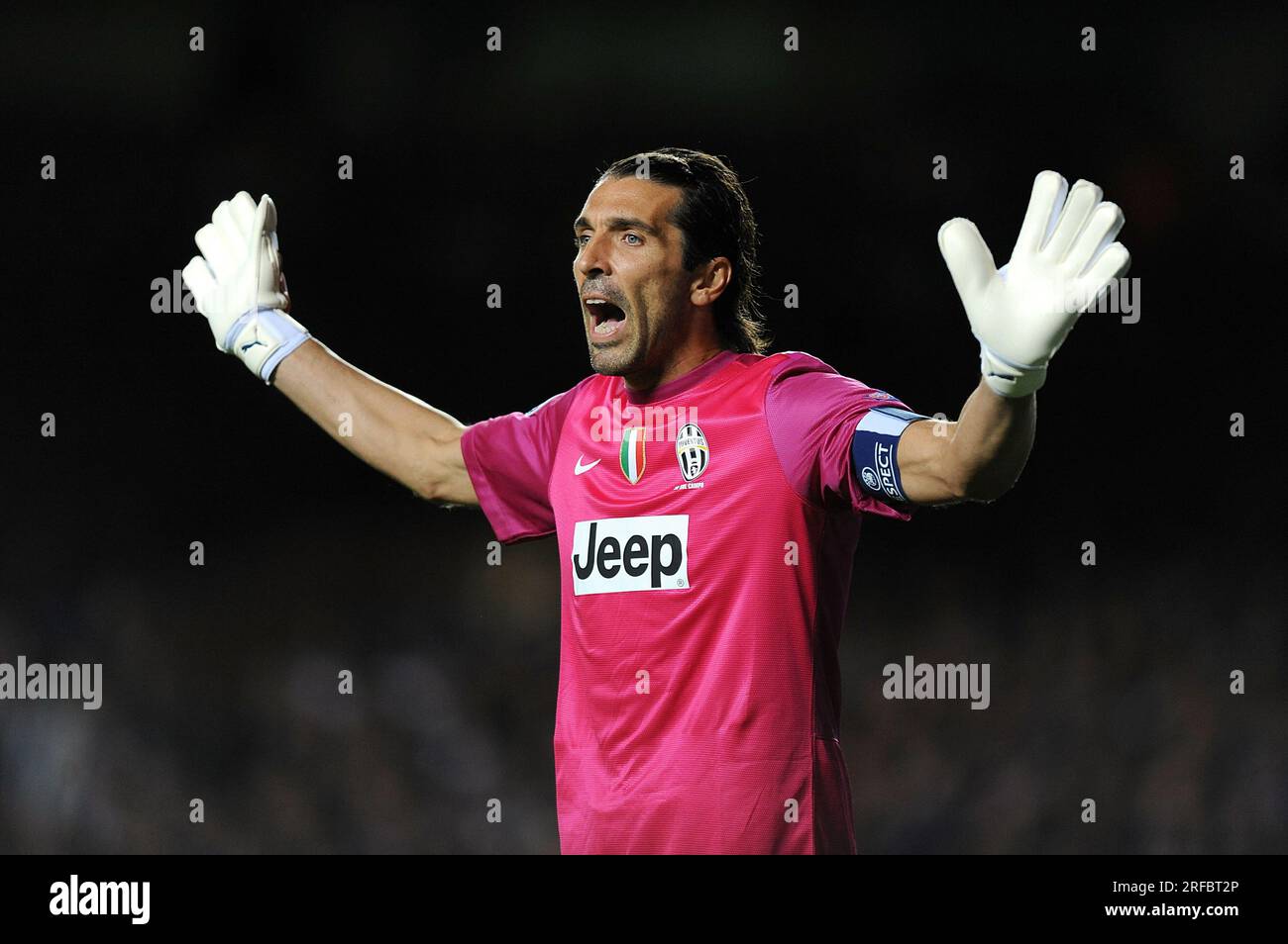 Dateifoto vom 19.-09-2012 von Gianluigi Buffon, Torwart von Juventus. Der ehemalige italienische Torwart Gianluigi Buffon, der mit der Weltmeisterschaft ausgezeichnet wurde, hat eine erstaunliche 28-jährige Karriere hinter sich gelassen. Ausgabedatum: Mittwoch, 2. August 2023. Stockfoto