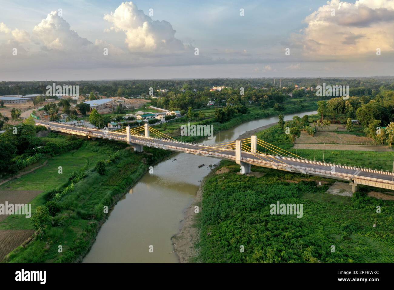 Khagrachhari, Bangladesch - 24. Juli 2023: Bangladesch-Indien-Freundschaftsbrücke, die Ramgarh-Saboom-Landhafen verbindet, der von der indischen Regierung in gebaut wurde Stockfoto