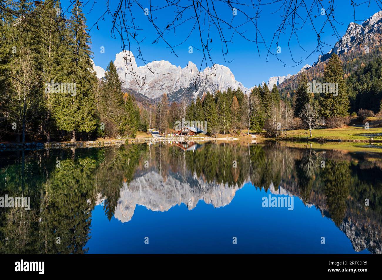 Trentino Val Canali - Welsperg-See Stockfoto