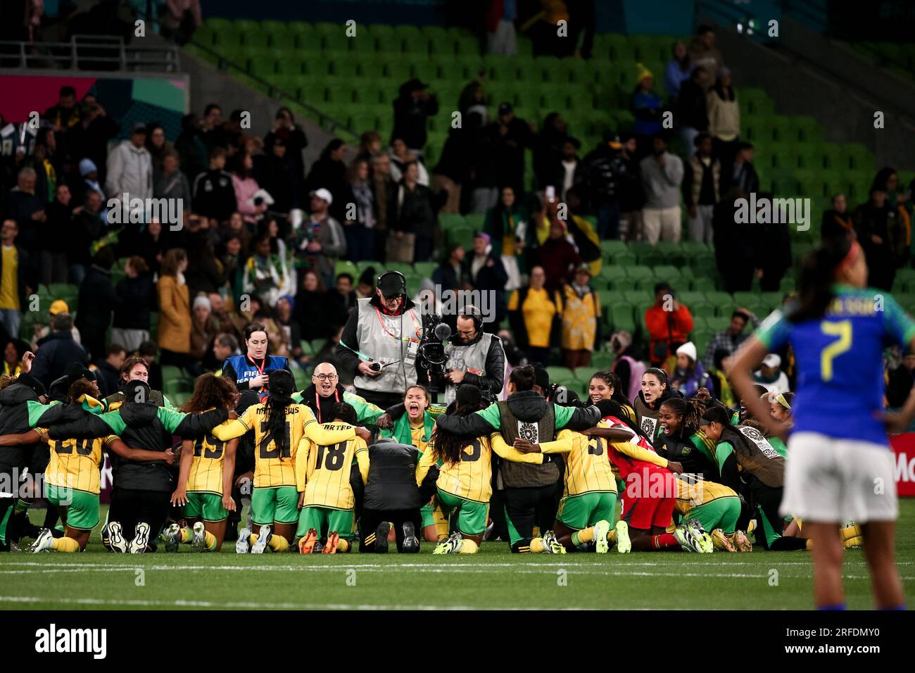 Melbourne, Australien, 2. August 2023. Jamaikanische Spieler feiern am 02. August 2023 im AAMI Park in Melbourne, Australien, während des Fußballspiels der Frauen-Weltmeisterschaft zwischen Jamaika und Brasilien. Kredit: Dave Hewison/Speed Media/Alamy Live News Stockfoto