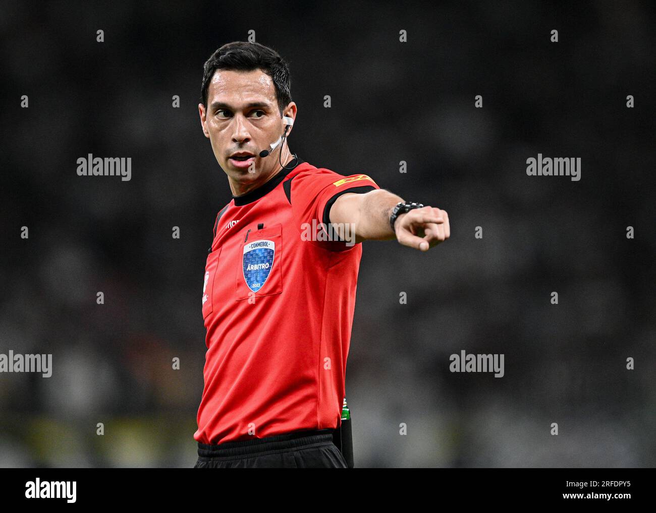 Belo Horizonte, Brasilien. 02. Aug. 2023. Mineirao Arbitro Facundo Tello, während des Spiels zwischen Atletico Mineiro und Palmeiras, für die Runde von 16 der Copa Libertadores, in Estadio do Mineirao, diesen Mittwoch, den 02. 30761 $ (Gledston Tavares /SPP) Guthaben: SPP Sport Press Photo. Alamy Live News Stockfoto