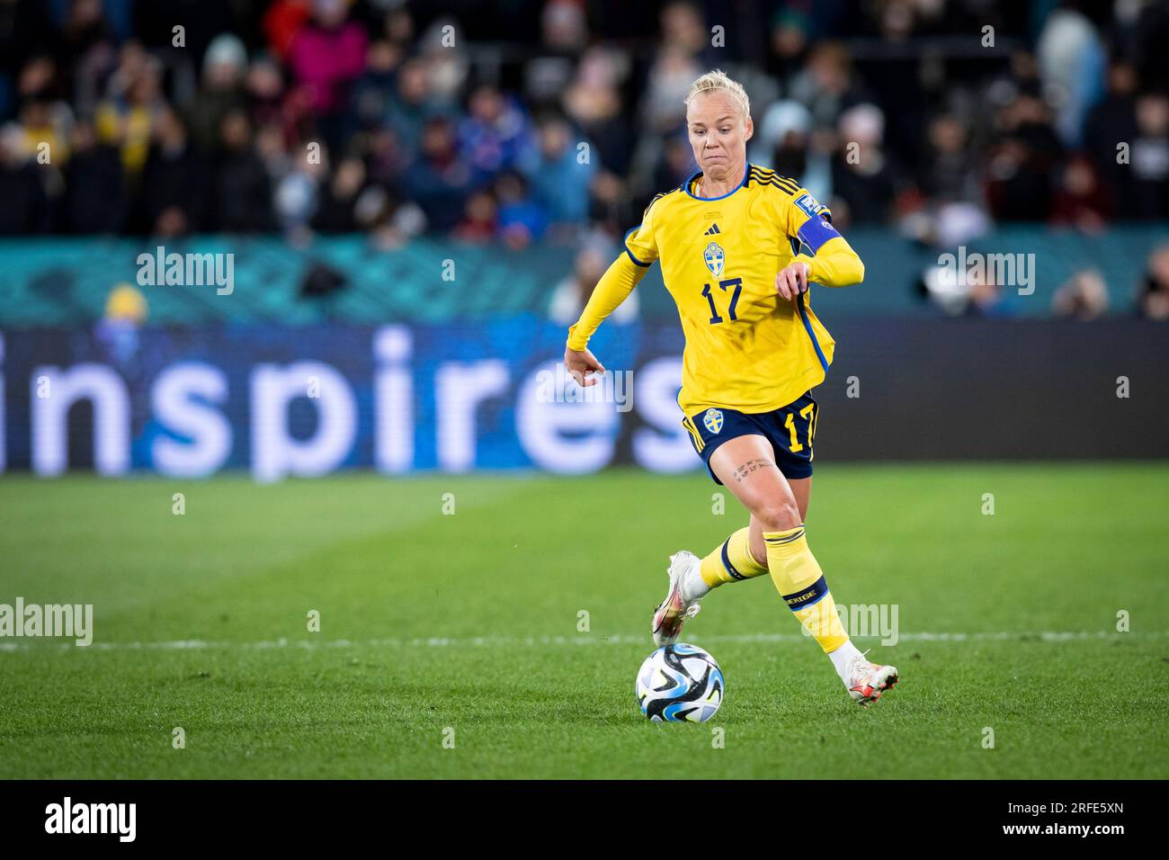 Hamilton, Hamilton, Neuseeland. 3. Aug. 2023. Die schwedische Mittelfeldspielerin CAROLINE SEGER #17 nimmt den Ball in der ersten Hälfte des FIFA WomenÃs -Weltmeisterschaftsspiels der Gruppe G 2023 gegen Argentinien im Waikato Stadium in Hamilton, Neuseeland, mit. Schweden 2:0 Argentinien (Kreditbild: © Ira L. Black/ZUMA Press Wire) NUR REDAKTIONELLE VERWENDUNG! Nicht für den kommerziellen GEBRAUCH! Stockfoto