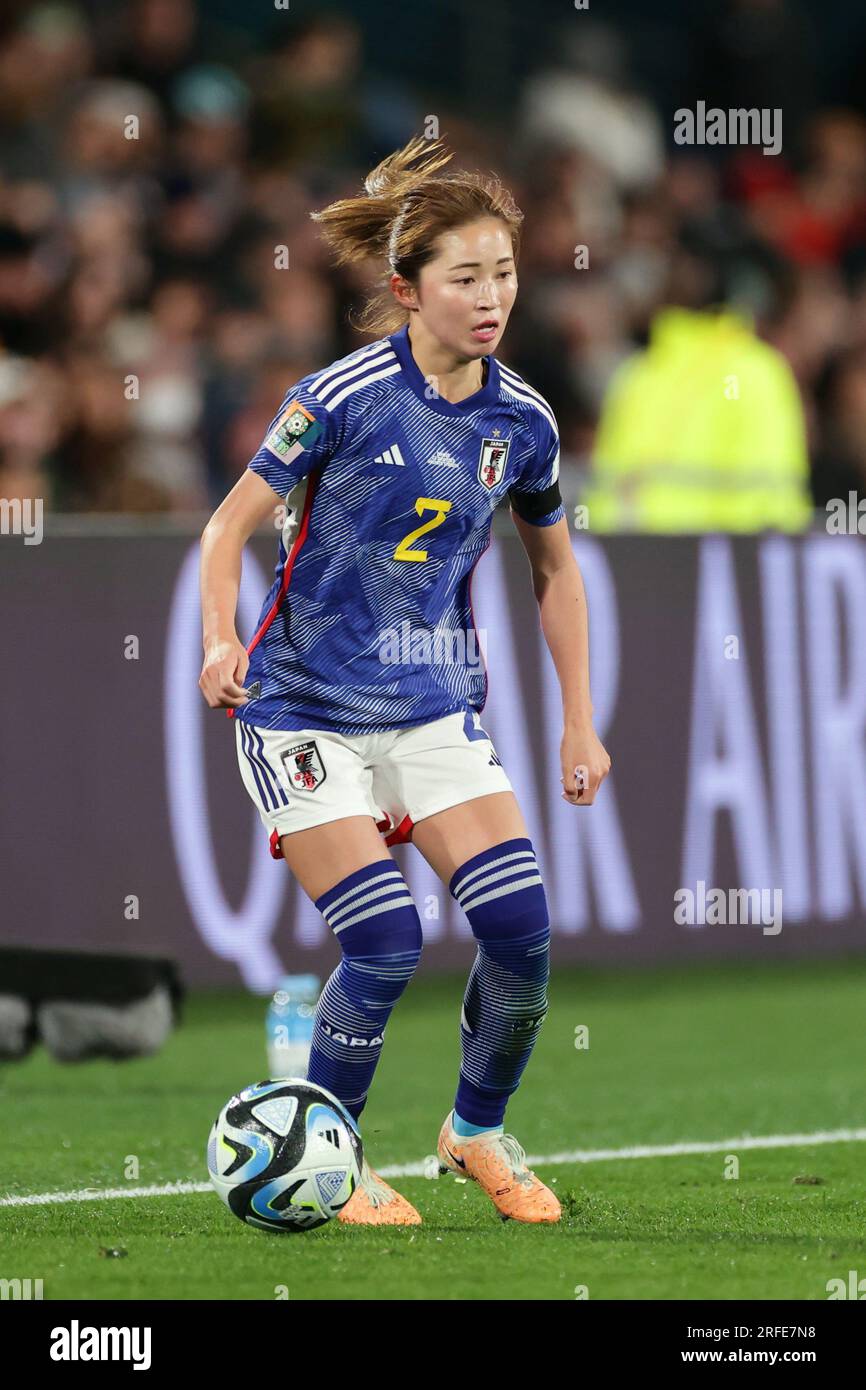 Hamilton, Neuseeland. 22. Juli 2023. Risa SHIMIZU (JPN), 22. Juli 2023 - Fußball : #2 Risa SHIMIZU aus Japan läuft mit dem Ball während des FIFA Womens World Cup Australien & Neuseeland 2023 Group C-Spiels zwischen Japan und Sambia im Waikato Stadium in Hamilton, Neuseeland. Kredit: AFLO/Alamy Live News Stockfoto