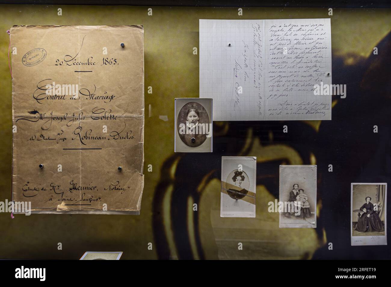 Frankreich, Yonne, Saint-Sauveur-en-Puisaye, Geburtsort von Sidonie-Gabrielle Colette, bekannt als Colette, geboren am 28. Januar 1873, Rue de l'Hospice 8 (jetzt Rue Colette) Stockfoto