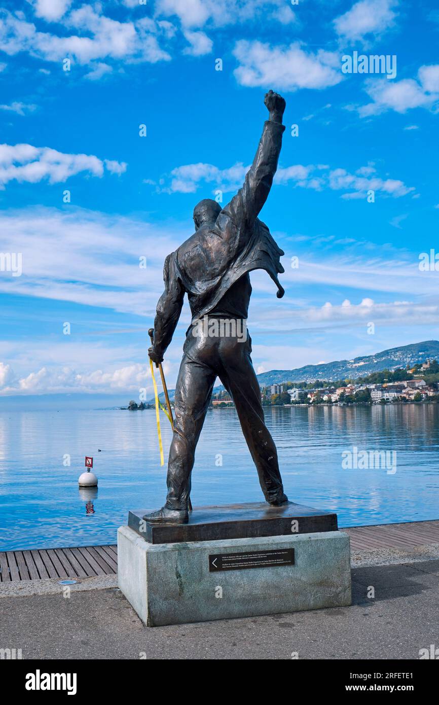 Schweiz, Kanton Vaud, Montreux, Genfer See, Marktplatz, Bronzestatue der tschechischen Bildhauerin Irena Sedlecka zu Ehren des britischen Musikers der Rockband Queen, Freddie Mercury (1946-1991) Stockfoto