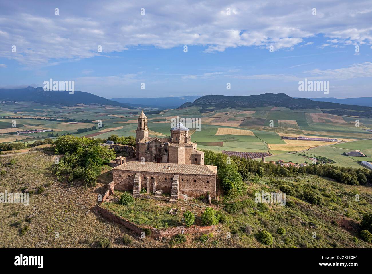 Spanien, Navarra, Sorlada, Basílica de San Gregorio Ostiense (Luftaufnahme) Stockfoto