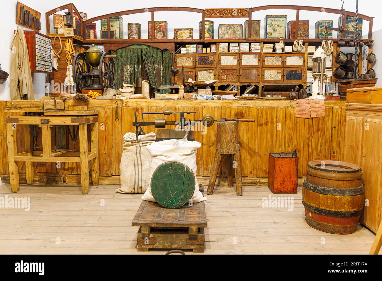 Spanien, Extremadura, Olivenza, ethnographisches Museum, Lebensmittelgeschäft-Rekonstitution Stockfoto