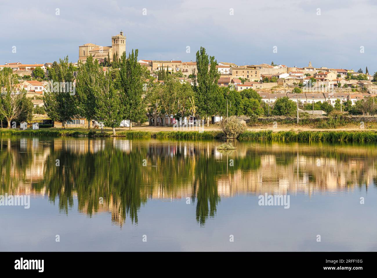 Spanien, Kastilien und Leon, Ledesma, die Stadt am Fluss Tormes Stockfoto