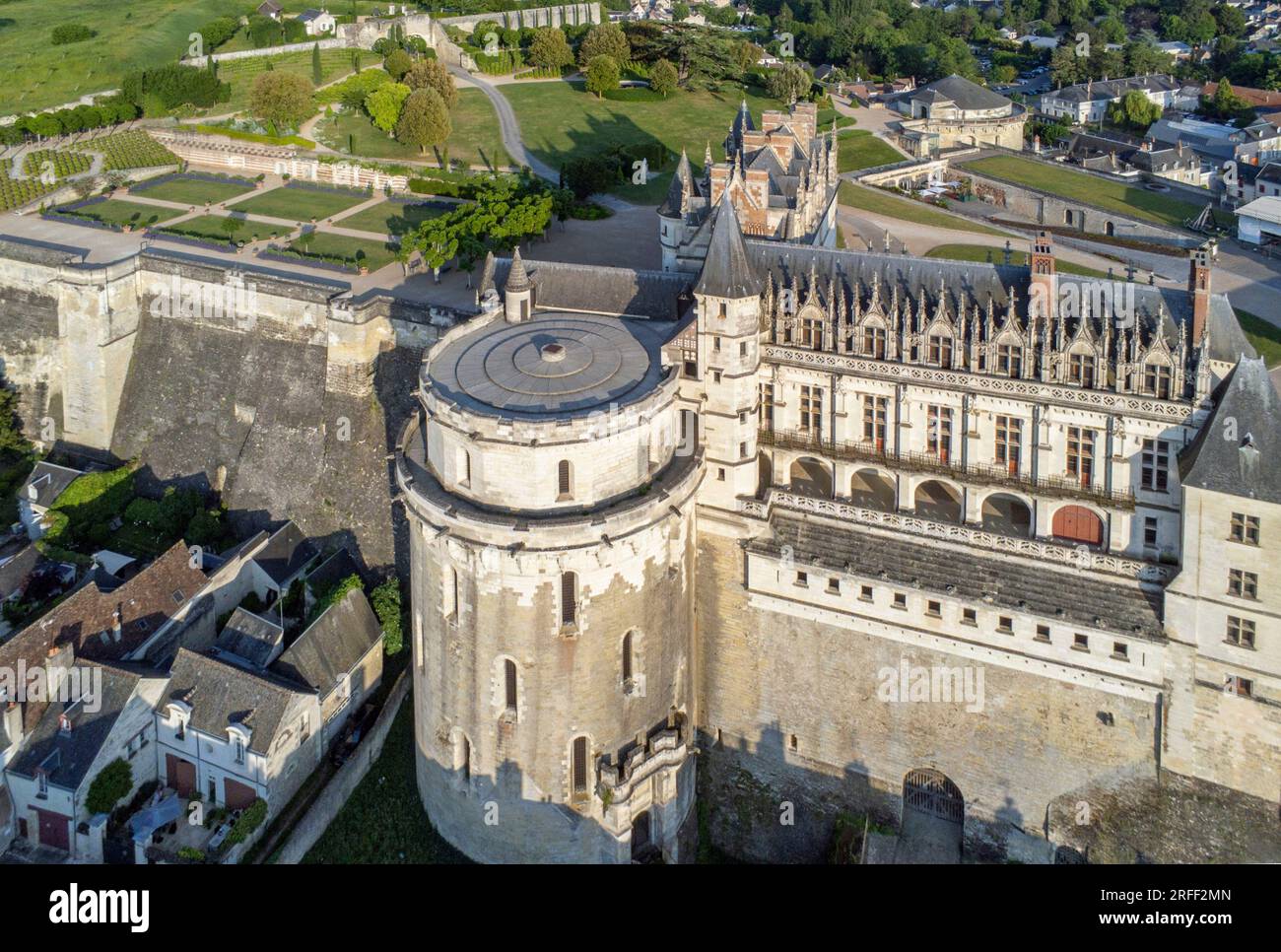 Frankreich, Indre-et-Loire, Loiretal, das von der UNESCO zum Weltkulturerbe erklärt wurde, Amboise, Schloss Amboise (aus der Vogelperspektive) Stockfoto