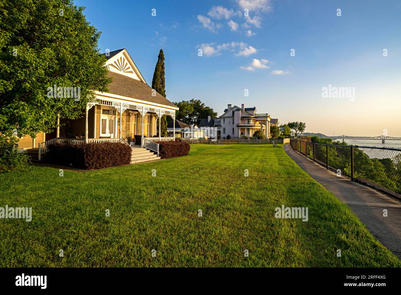 USA, Mississippi, Natchez, Haus am Ufer des Mississippi Stockfoto