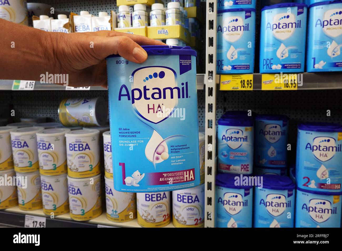 Aptamil Hypo-allergene Säuglingsmilch in einem Lebensmittel Stockfoto