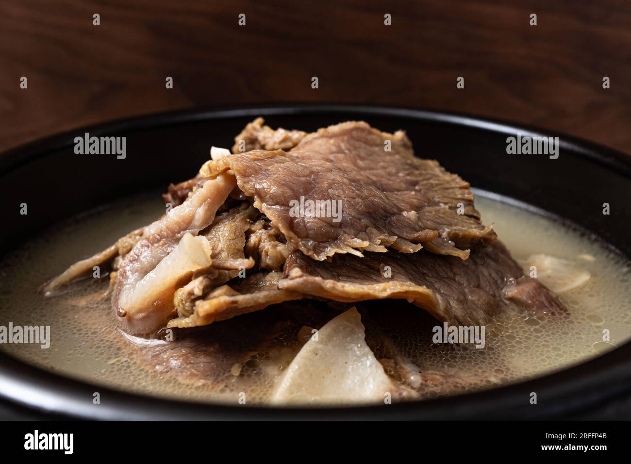 Ein Gericht mit Rindfleischfleisch in Rinderbrühe Beef Head Fleischsuppe Stockfoto