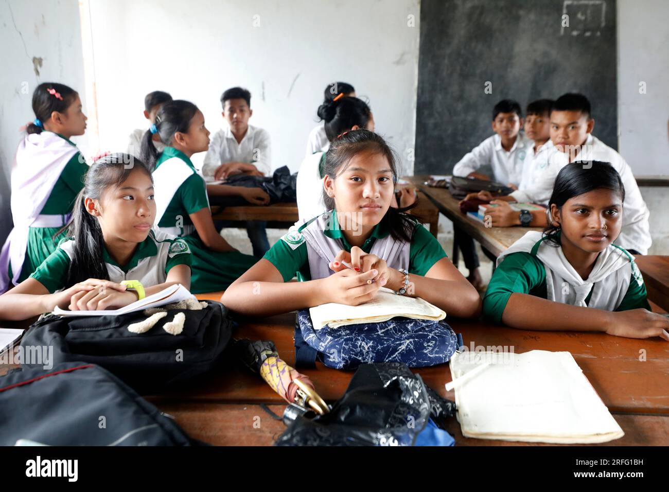 Bandarban, Bangladesch - 27. Juli 2023: Dasselbe Lehrplansystem für Stammes- und bengalische Studenten der hügeligen Regionen Bangladeschs. Stockfoto