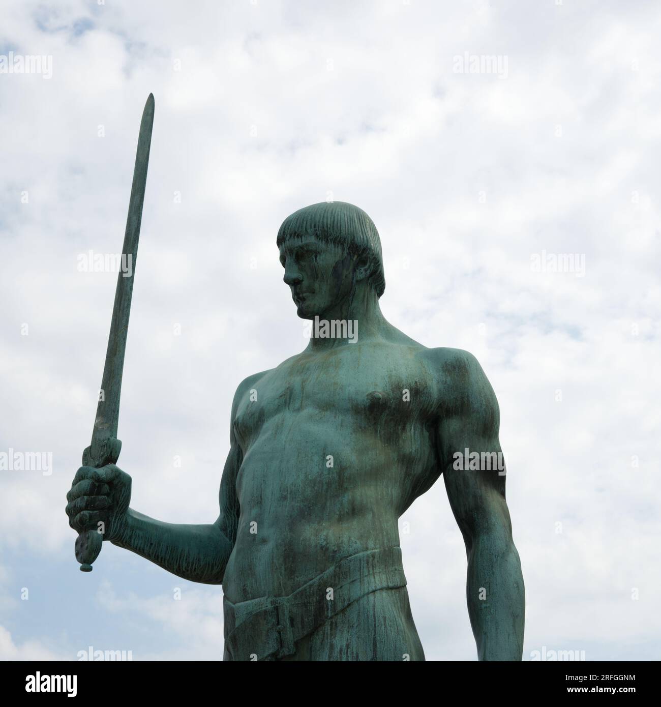Die Statue des Schwertträgers auf dem Kieler Rathausplatz Stockfoto