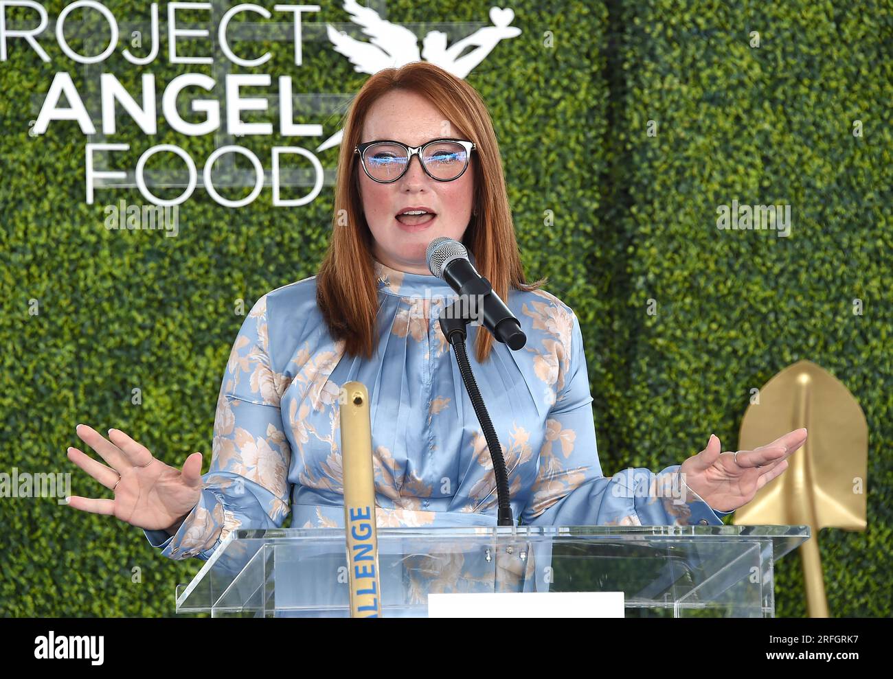 Hollywood, USA. 03. Aug. 2023. Lindsey P. Horvath bei Project Angel Food's Rise to the Challenge Ground Breaking Ceremony, die am 3. August 2023 im Project Angel Food Building in Hollywood, Ca. © Lisa OConnor/AFF-USA.com Kredit: AFF/Alamy Live News Stockfoto