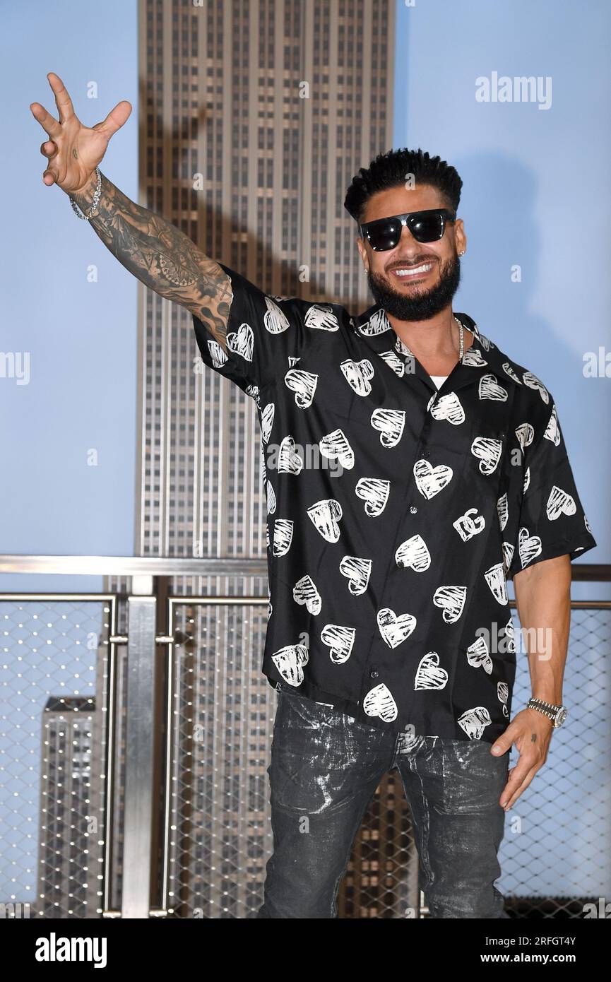 New York, USA. 03. Aug. 2023. Paul „DJ Pauly D“ Delvecchio besucht das Empire State Building, New York, New York, 3. August 2023. (Foto: Anthony Behar/Sipa USA) Guthaben: SIPA USA/Alamy Live News Stockfoto