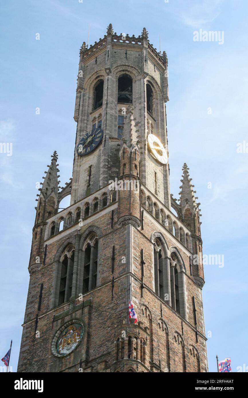 Glockenturm von Brügge, Belfort van Brügge, ein mittelalterlicher Glockenturm im Zentrum von Brügge, Belgien. Eines der bekanntesten Gebäude der Stadt aus dem Jahr 1240 Stockfoto