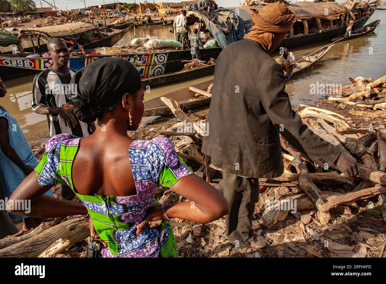 Mopti, ein Hafen am Fluss Niger, war einst so schön, dass es Venedig von Afrika genannt wurde Stockfoto