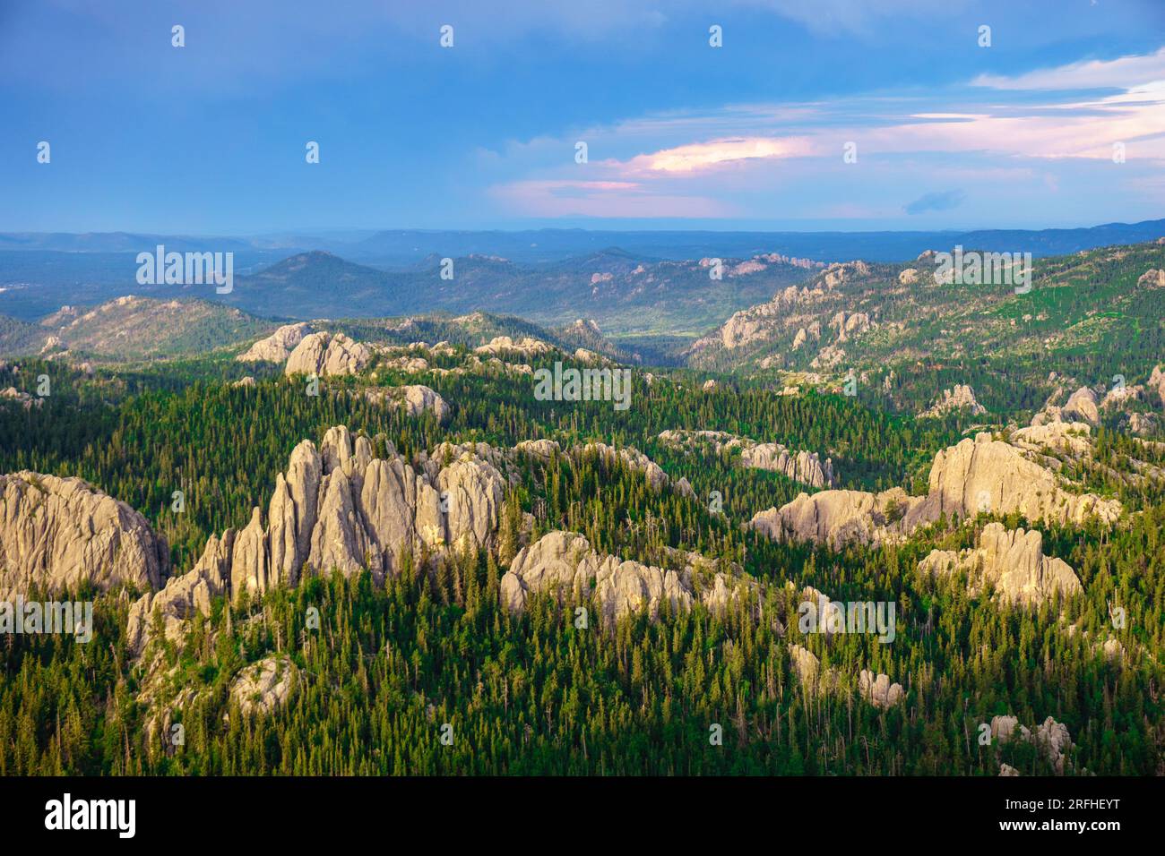 Black Hills South Dakota, Cathedral Spires, Sunrise, Alpenglow. Blick vom Black Elk Peak, Harney Peak. naitonal Forest, custer State Park. Stockfoto