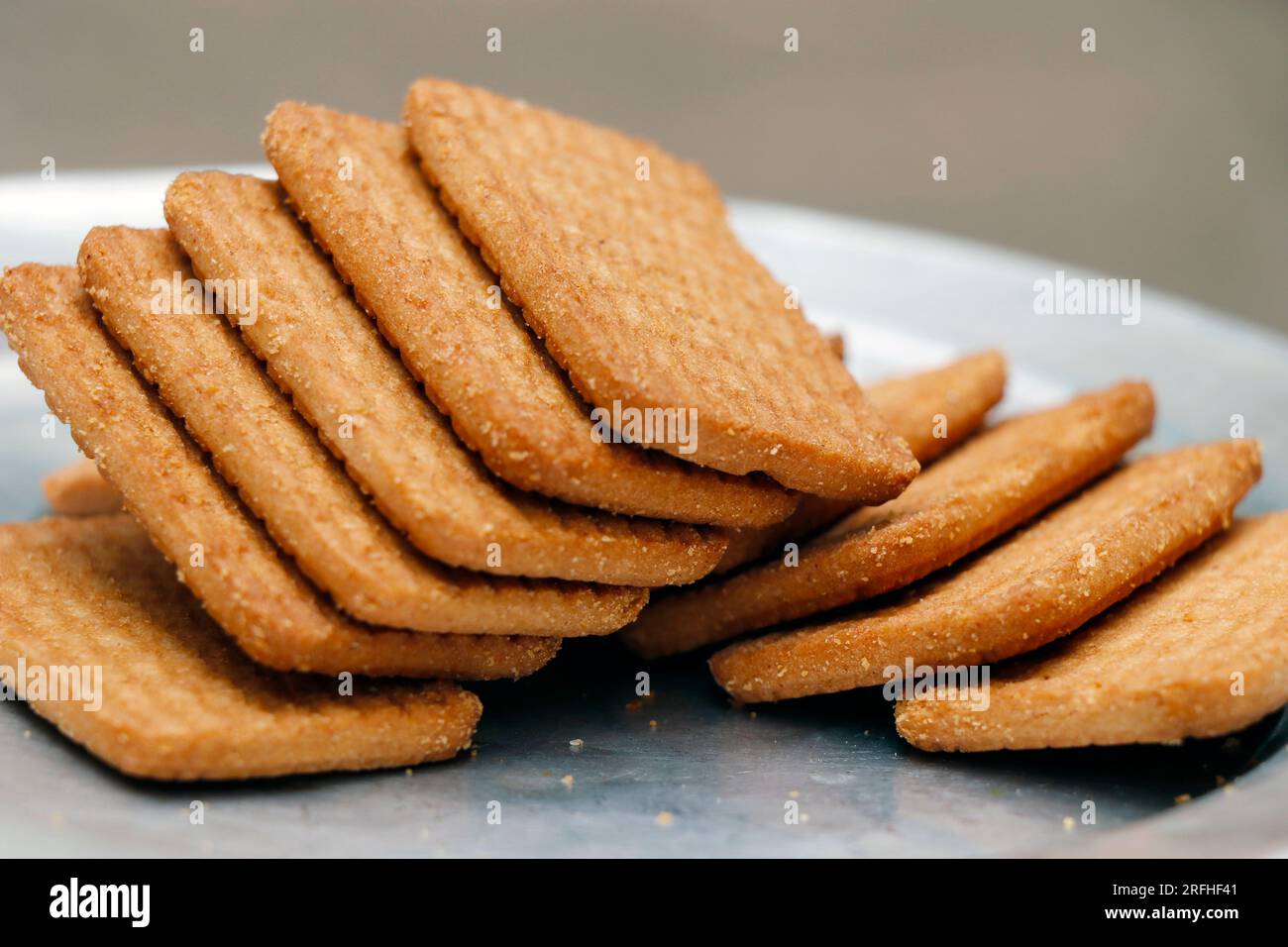 Kalorienreiches Essen süße zuckerhaltige Kekse oder Kekse in Nahaufnahme Stockfoto