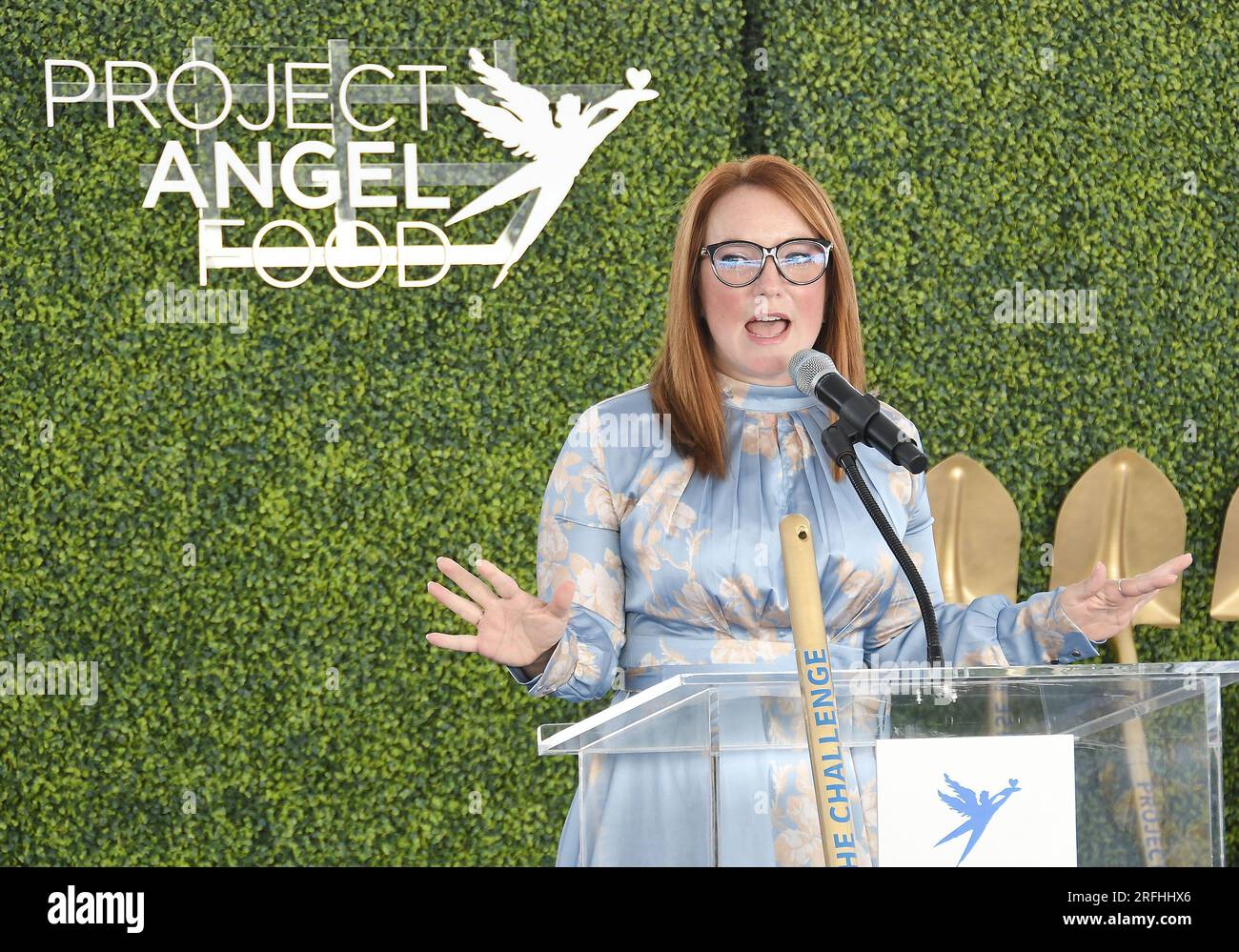 Los Angeles, USA. 03. Aug. 2023. Lindsey Horvath, COUNTY Supervisor VON LA, bei der Zeremonie „Project Angel Food's Rise to the Challenge Ground Breaking“, die am Donnerstag, den 03. August 2023, im Project Angel Food in Hollywood, Kalifornien, stattfindet. (Foto: Sthanlee B. Mirador/Sipa USA) Guthaben: SIPA USA/Alamy Live News Stockfoto