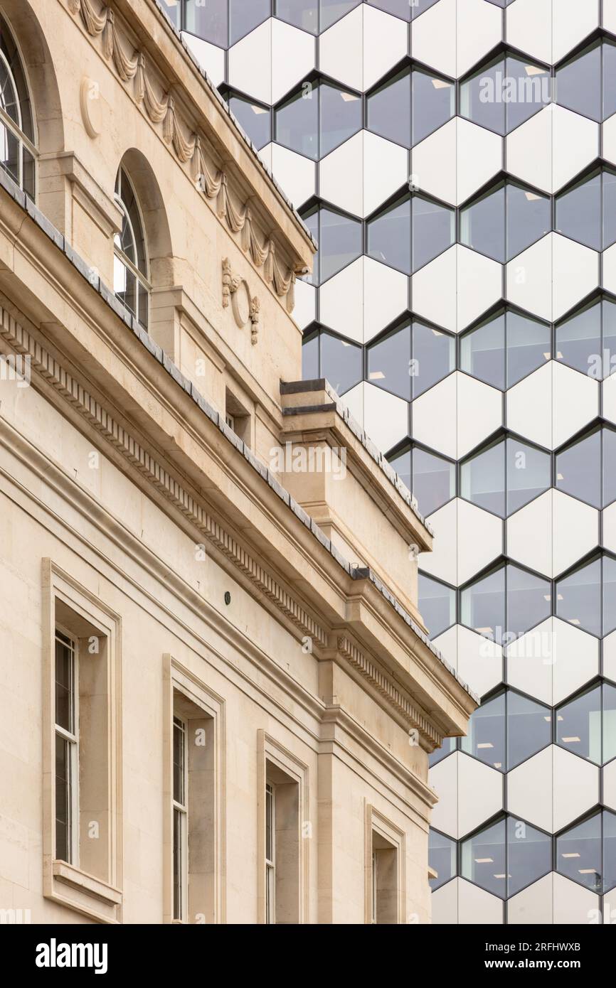 Alte und neue Architektur in Birmingham UK Stockfoto