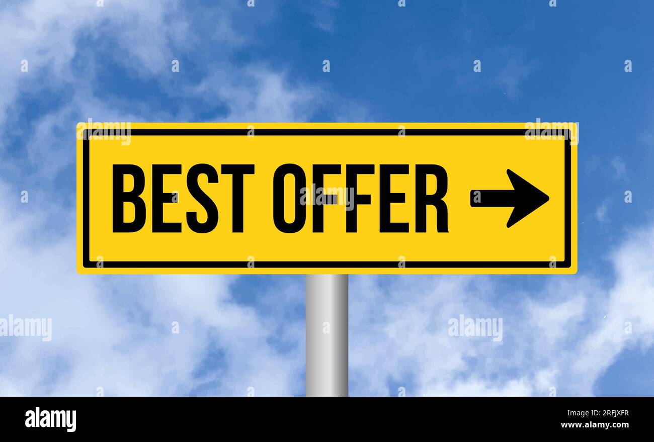 Straßenschild „Best Offer“ am wolkigen Himmel Stockfoto