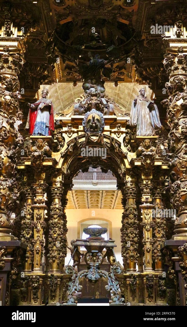 Detail des Blattgoldaltars in der Kirche des Benediktinerklosters San Martiño Pinario, heute ein Seminar Santiago de Compostela Galicien Spanien Stockfoto