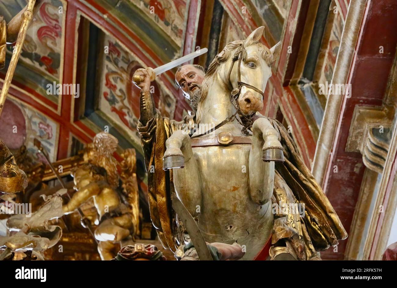 Detail des Altars mit Pferdeskulpturen Kloster San Martiño Pinario Santiago de Compostela Galicien Spanien Stockfoto