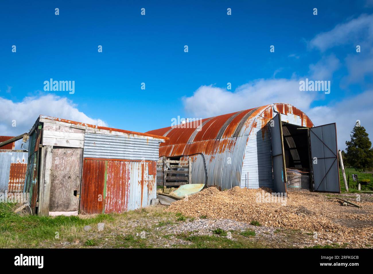 Halbrunde Scheune, Taranaki, Nordinsel, Neuseeland Stockfoto