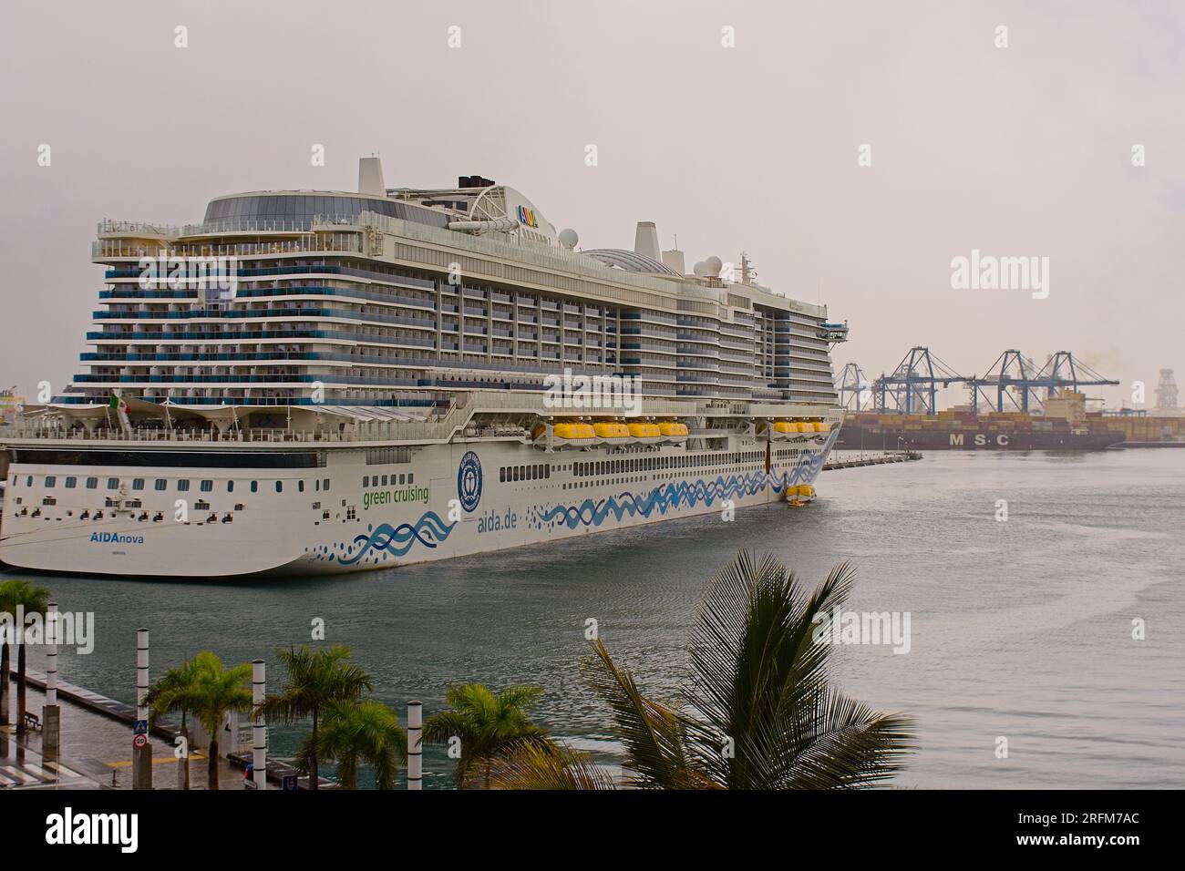Aida Kreuzfahrtschiff im Hafen (Puerto de La Luz) in Las Palmas de Gran Canaria, Spanien Stockfoto