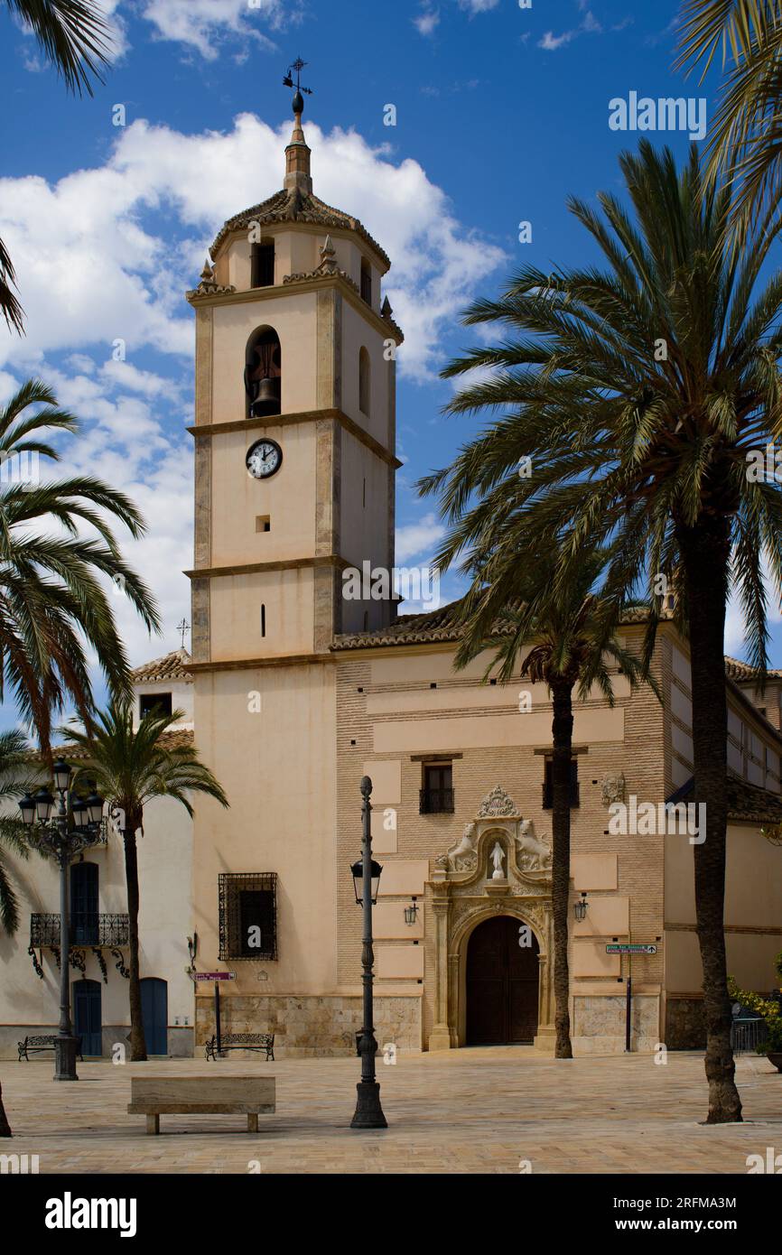 Albox, Almeria, Spanien. Anfang der 18c Jahre. Gemeindekirche (Iglesia de Santa María) auf der Plaza de Pueblo. Stockfoto