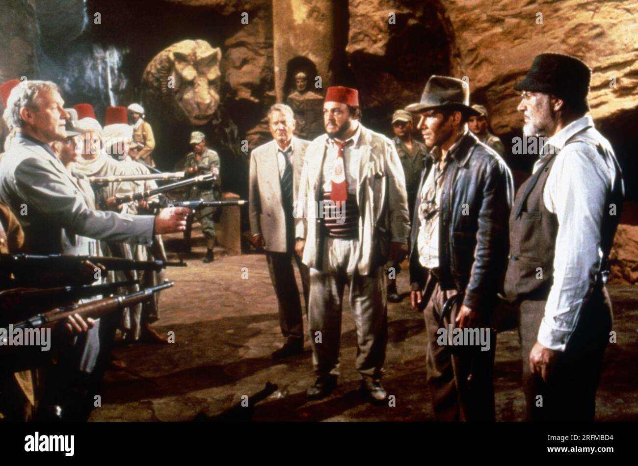 Indiana Jones und der letzte Kreuzzug : 1989 - USA Regisseur : Steven Spielberg Julian Glover, Denholm Elliott, John Rhys-Davies, Harrison Ford, Sean Connery Stockfoto