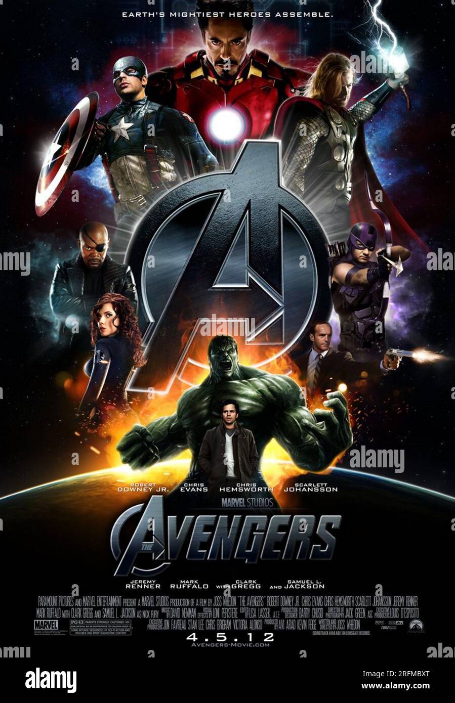 Captain America', der erste Avenger, ein amerikanischer Superheldenfilm aus dem Jahr 2011, basierend auf dem Marvel Comics-Charakter Captain America, mit Chris Evans, Tommy Lee Jones und Hugo Weaving. Stockfoto