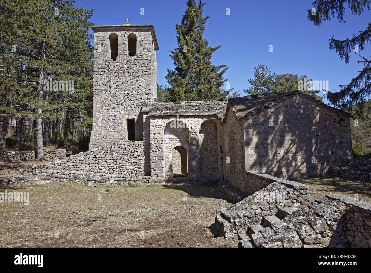 Frankreich, Aveyron-Departement, Veyreau, Saint-Jean des Balmes Priory, Cevennes-Nationalpark, regionaler Naturpark Grands Causses Stockfoto