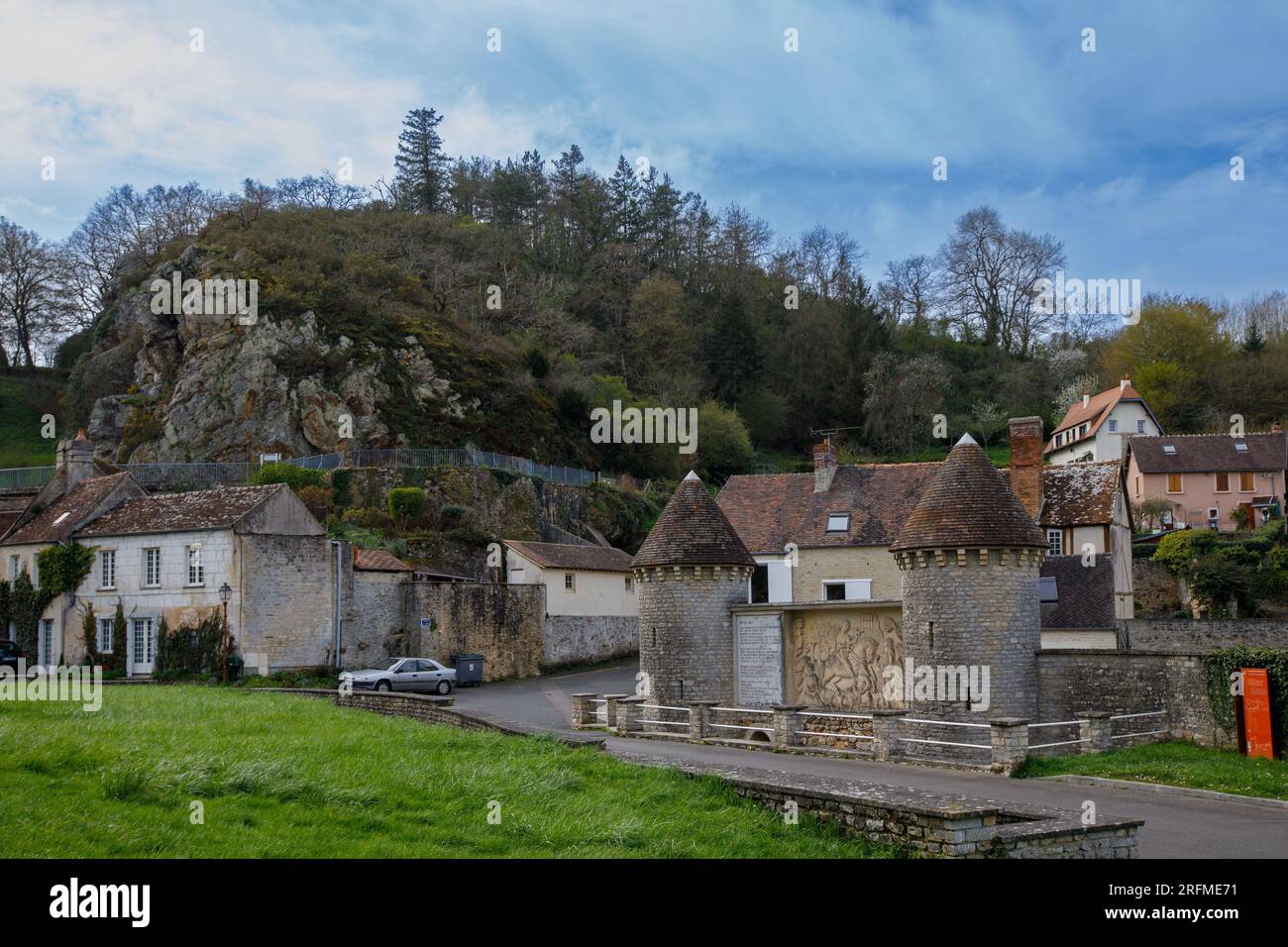 Frankreich, Normandie, Calvados, Bessin, Falaise, rue de la Roche, La fontaine d'Arlette, Stadtmauer-Strecke, Stockfoto