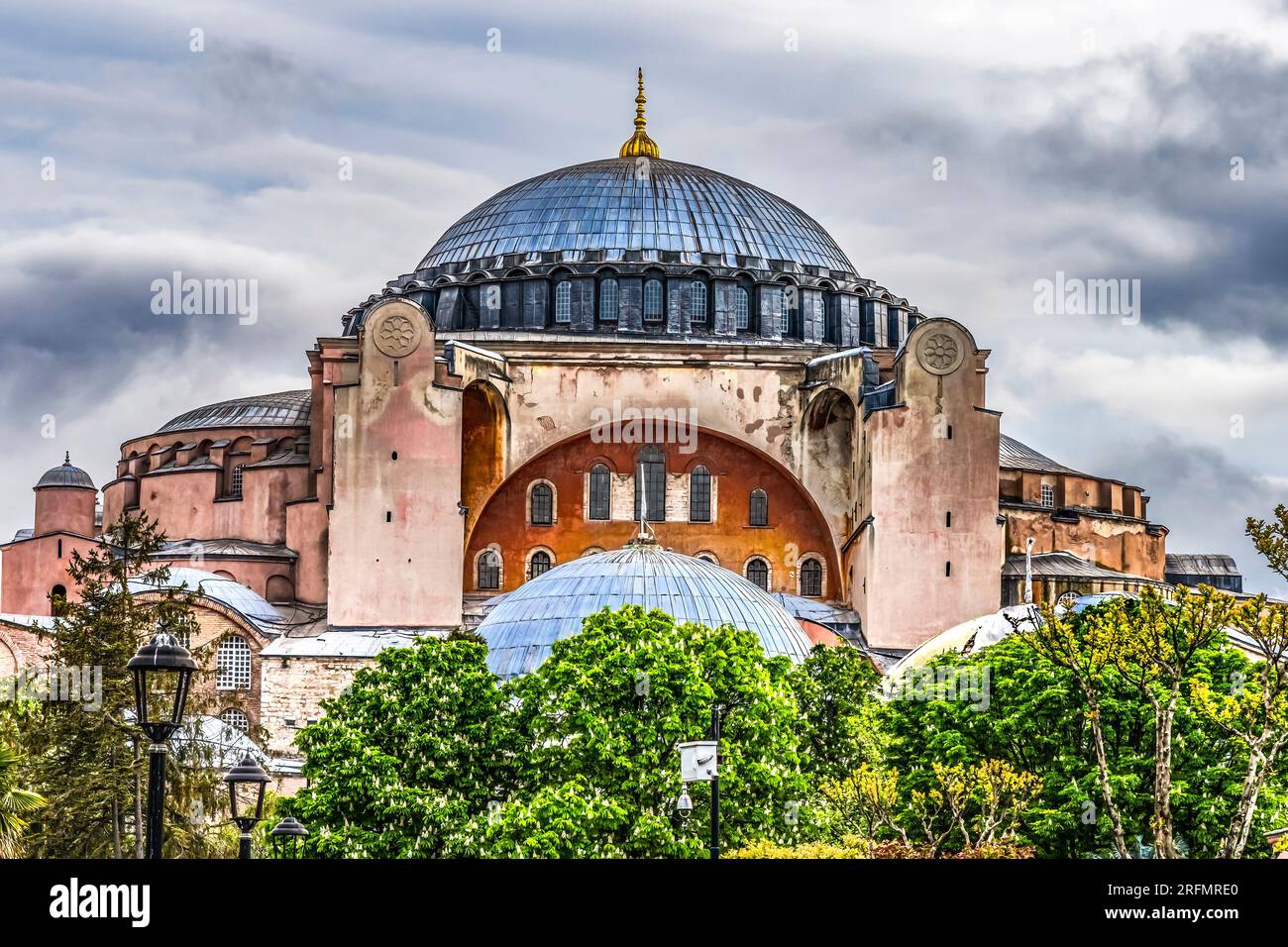 Hagia Sophia Moschee Istanbul Türkei. Kaiser Justinian erbaute Kathedrale von Konstantinopel im Jahr 537 v. Chr., die größte christliche Kirche seit über 1000 Jahren. Im Jahr 1 Stockfoto