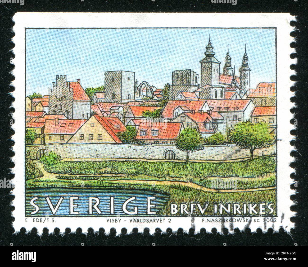 SCHWEDEN - CA. 2002: Von Schweden gedruckter Stempel, zeigt Visby-Stadt und Ringmauer, ca. 2002 Stockfoto
