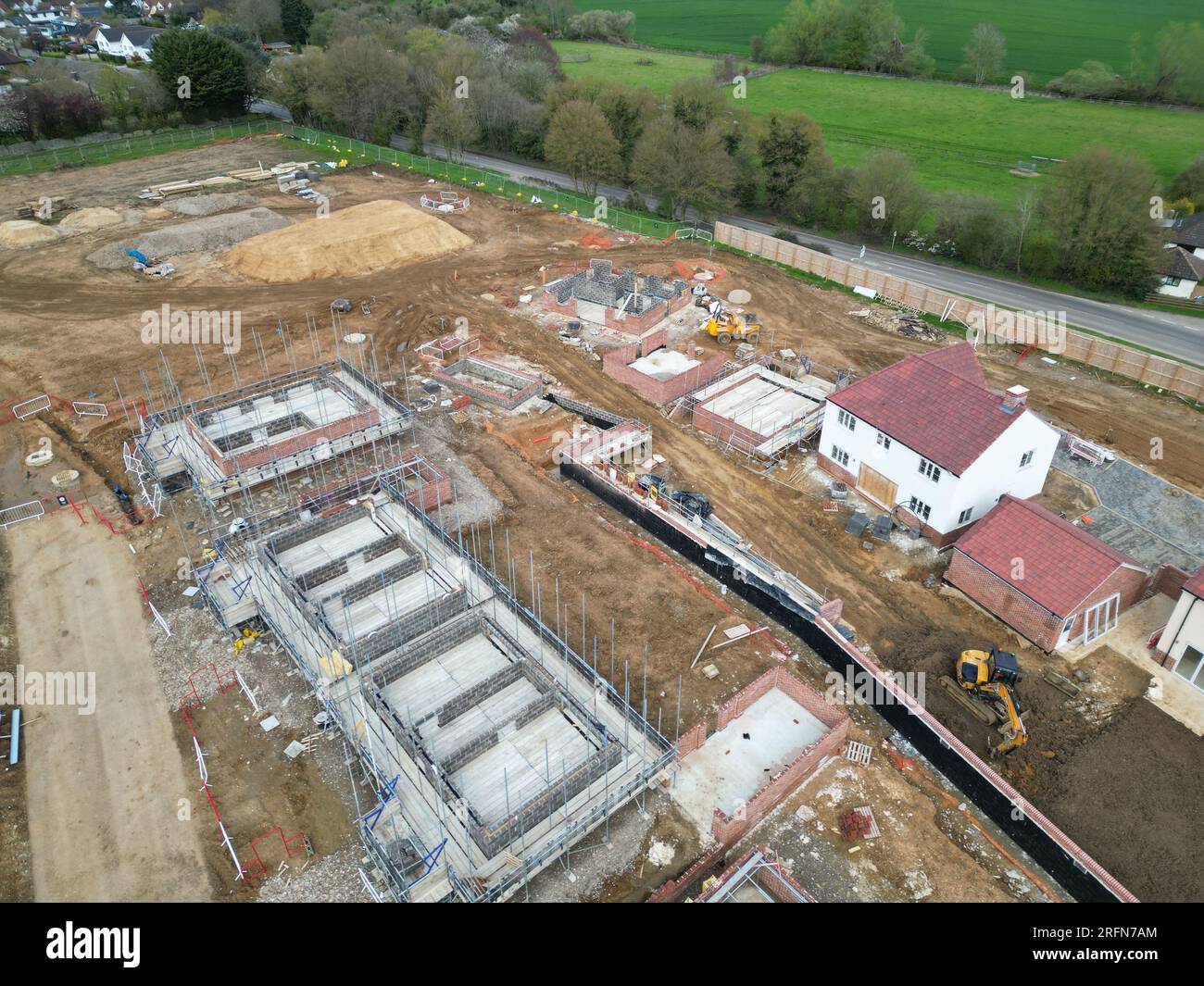 Neu gebaute Häuser in Finchingfield Essex UK aus der Vogelperspektive aus der Vogelperspektive Stockfoto