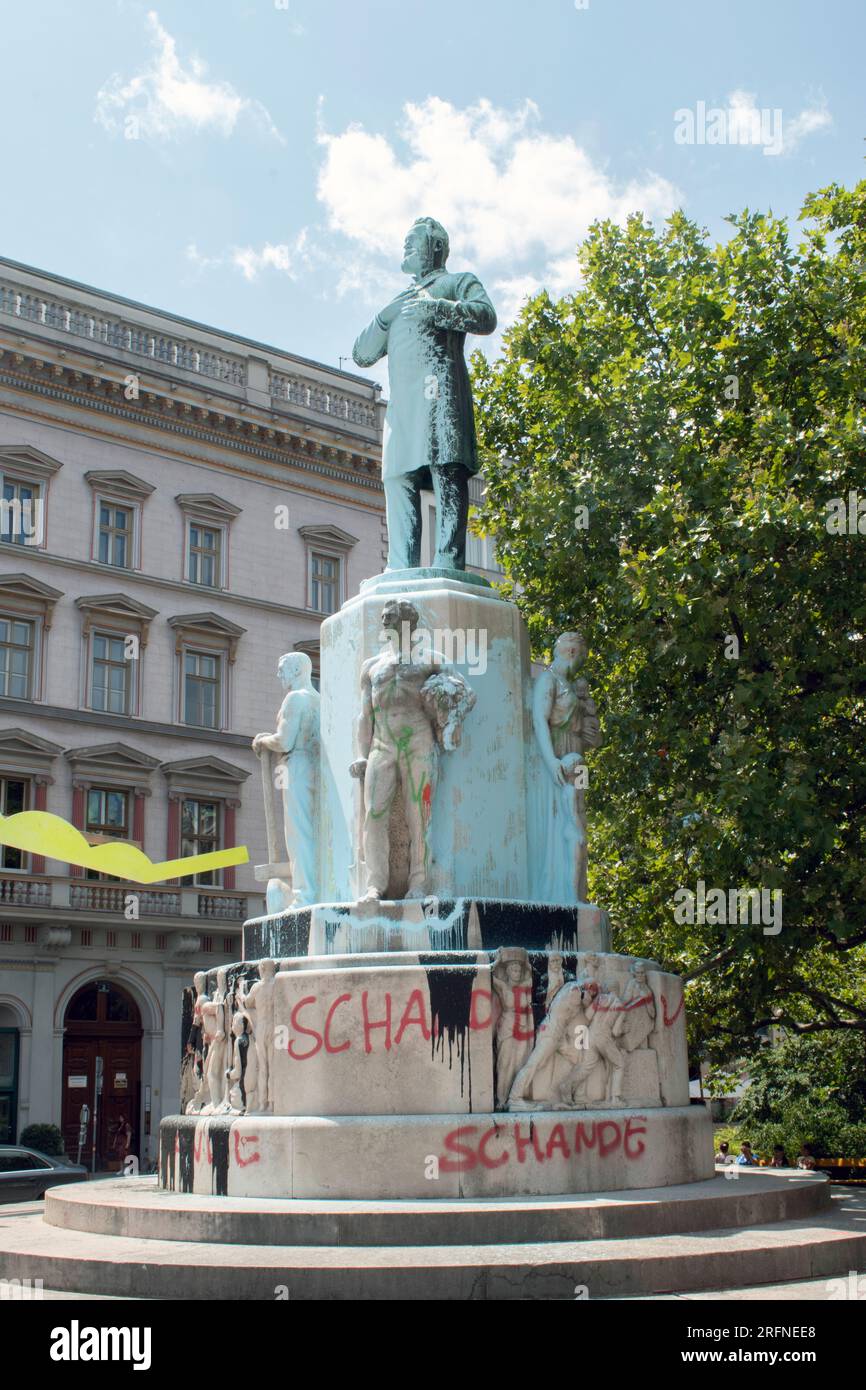 Wien, Österreich. 22. Juli 2023: Lueger Monument - ist ein historisches Wahrzeichen im Stadtzentrum. Unglücklicherweise ist die Skulptur völlig unfruchtbar Stockfoto