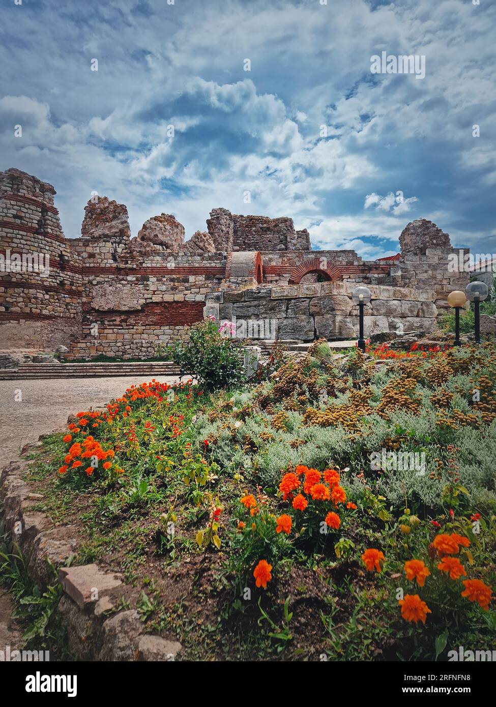 Byzantinische Festungsruinen der antiken thrakischen Siedlung Mesembrien. Die Altstadt von Nessebar an der Schwarzmeerküste, UNESCO-Weltkulturerbe, Burgas Stockfoto