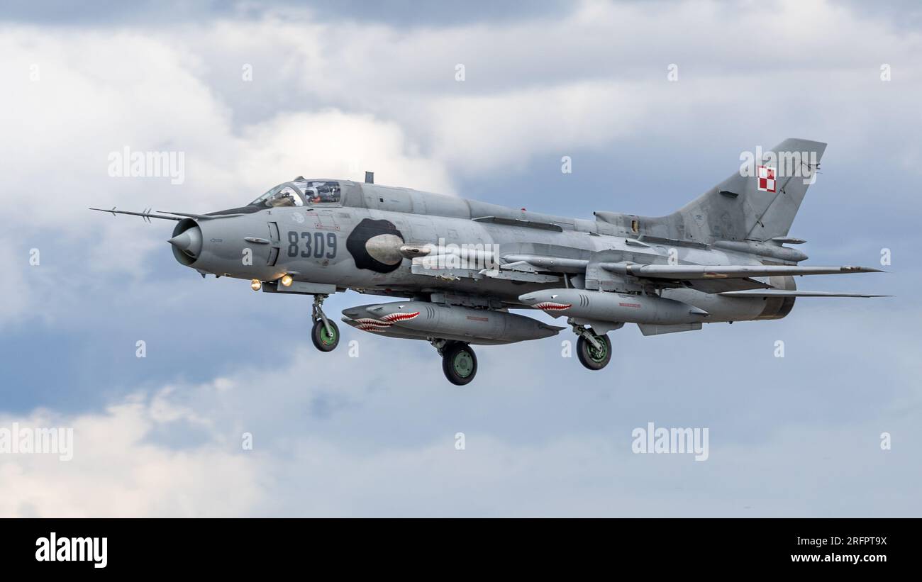 Polnische Luftwaffe - Sukhoi Su-22M4, Ankunft in RAF Fairford für die Royal International Air Tattoo 2023. Stockfoto