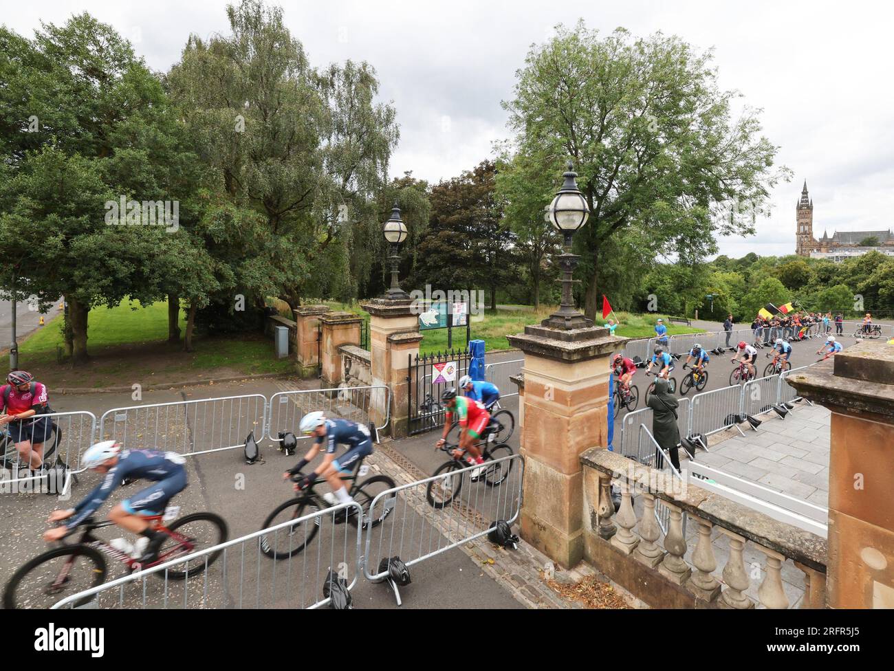 Glasgow, Großbritannien. 05. Aug. 2023. Das Abbildungsbild zeigt das Juniorrennen der Männer bei der UCI World Championships Cycling in Glasgow, Schottland, Samstag, den 05. August 2023. UCI organisiert die Welten mit allen Disziplinen des Radfahrens, des Straßenrades, des Indoor-Radfahrens, des Mountainbikes, des BMX-Rennens, Straßen- und Hallenparkradfahren, in Glasgow vom 05. Bis 13. August. BELGA FOTO DAVID PINTENS Kredit: Belga News Agency/Alamy Live News Stockfoto