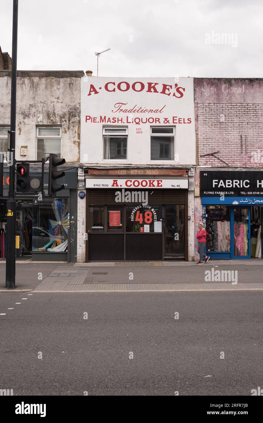 A. Cooke's Traditional Pie, Mash, Liquor & Aels Shop an der Goldhawk Road, Shepherds Bush, London, England, Großbritannien Stockfoto